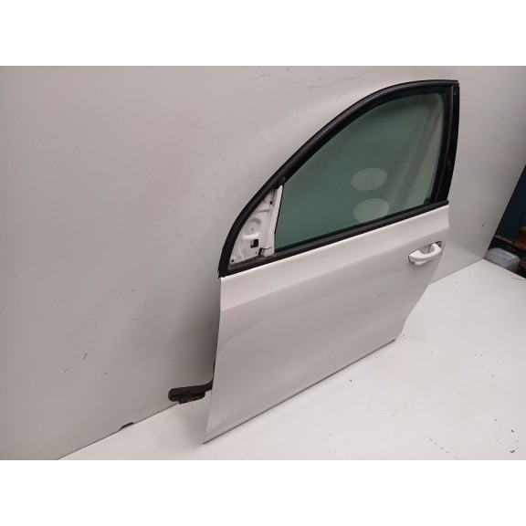 Recambio de puerta delantera izquierda para volkswagen golf vi (5k1) 1.6 tdi referencia OEM IAM 1K5831105F  