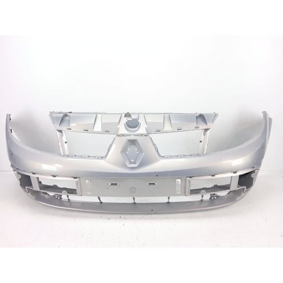 Recambio de paragolpes delantero para renault scenic ii referencia OEM IAM 8200139528  
