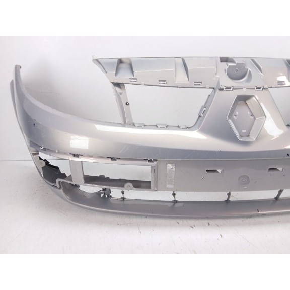 Recambio de paragolpes delantero para renault scenic ii referencia OEM IAM 8200139528  