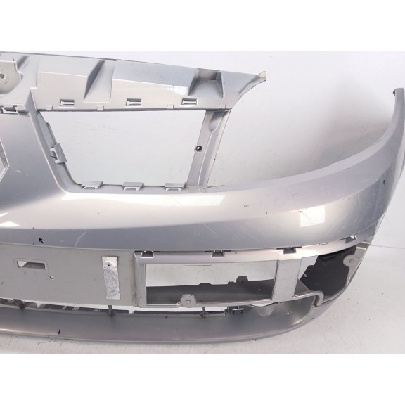 Recambio de paragolpes delantero para renault scenic ii referencia OEM IAM 8200139528  