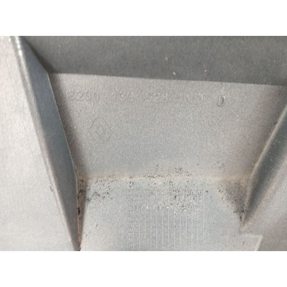 Recambio de paragolpes delantero para renault scenic ii referencia OEM IAM 8200139528  