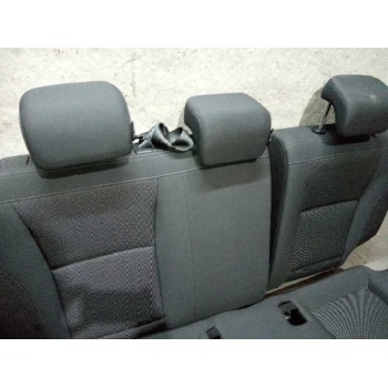 Recambio de asientos traseros para ssangyong tivoli referencia OEM IAM   