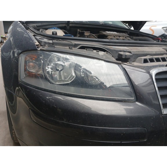 Recambio de faro derecho para audi a3 (8p1) 1.6 referencia OEM IAM   