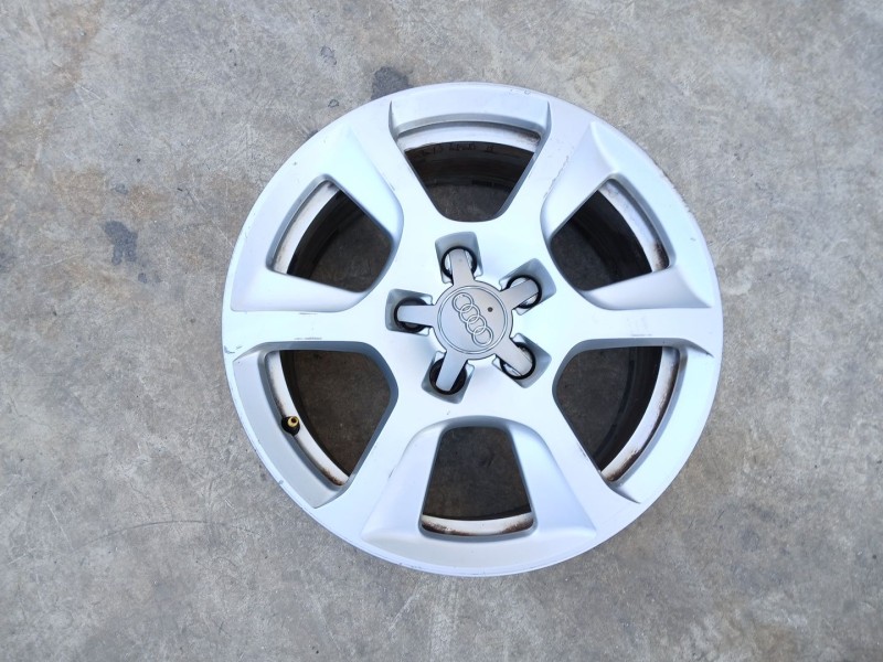 Recambio de llanta para audi a4 b8 avant (8k5) 2.0 tdi referencia OEM IAM 8K0601025F  