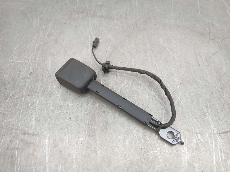 Recambio de enganche cinturon para volkswagen tiguan referencia OEM IAM 5NA857755  