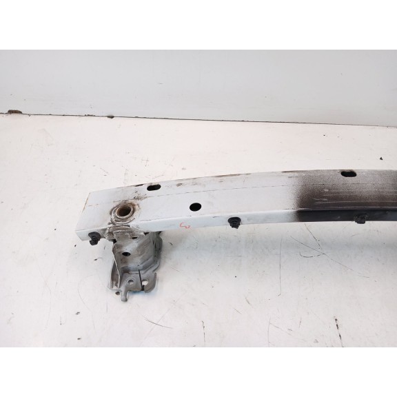 Recambio de refuerzo paragolpes delantero para toyota auris (_e18_) 1.8 hybrid (zwe186_) referencia OEM IAM 52C2102230  