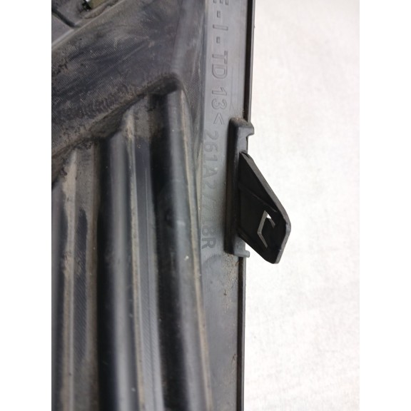 Recambio de rejilla paragolpes derecha para renault talisman (lp_) 1.6 dci 160 referencia OEM IAM 261a22152r  