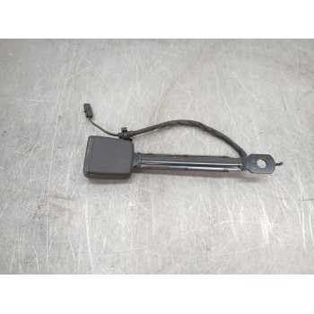 Recambio de enganche cinturon para volkswagen tiguan referencia OEM IAM 5NA857755  