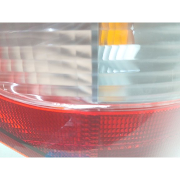 Recambio de piloto trasero izquierdo para ssangyong rodius i 2.7 xdi referencia OEM IAM 8360121  