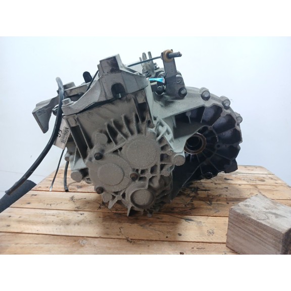 Recambio de caja cambios para ford kuga i 2.0 tdci referencia OEM IAM AV4R7002AA  