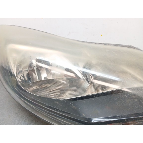 Recambio de faro derecho para ford focus iii sedán 1.6 tdci referencia OEM IAM BM5113W029CF  