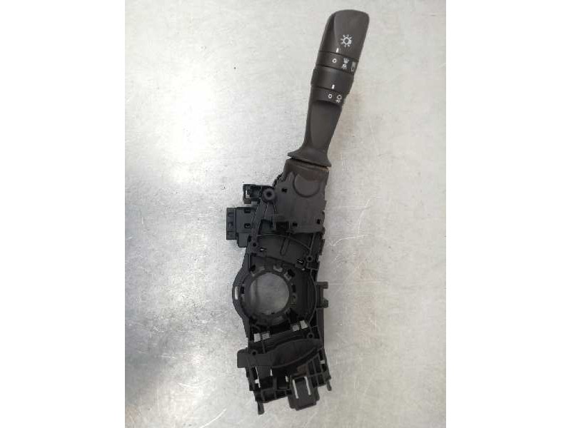 Recambio de mando luces para toyota auris 1.4 turbodiesel cat referencia OEM IAM 0274017F849 17F852 VOLANTE