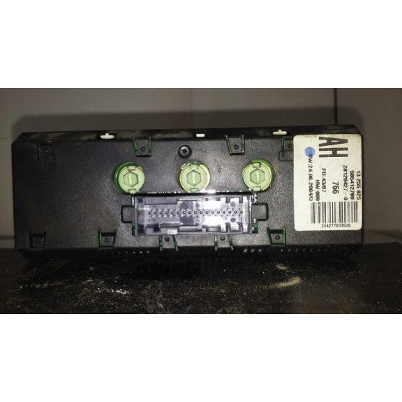 Recambio de display para opel combo (corsa c) familiar referencia OEM IAM 13255825  