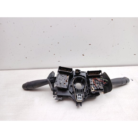 Recambio de mando intermitentes para dacia sandero 1.5 dci referencia OEM IAM 8200792587  