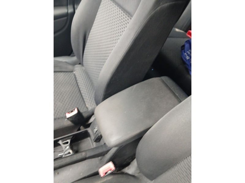 Recambio de apoyabrazos central para volkswagen golf vi (5k1) 1.6 tdi referencia OEM IAM   