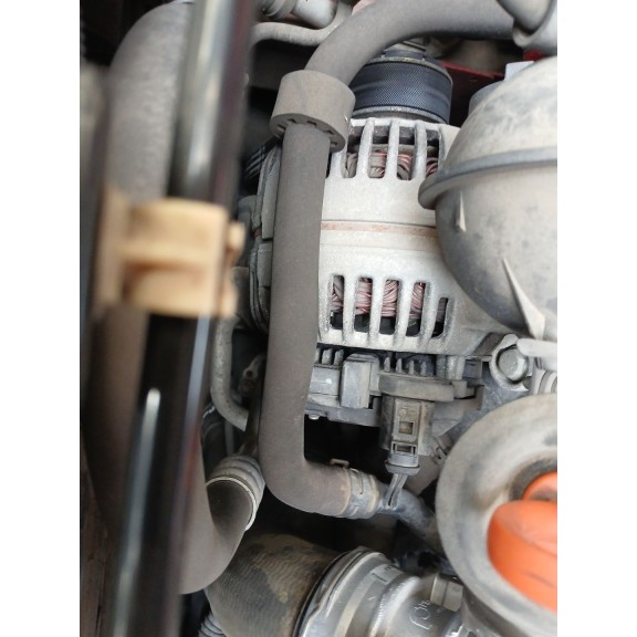 Recambio de alternador para seat leon (1p1) 2.0 tdi 16v referencia OEM IAM   