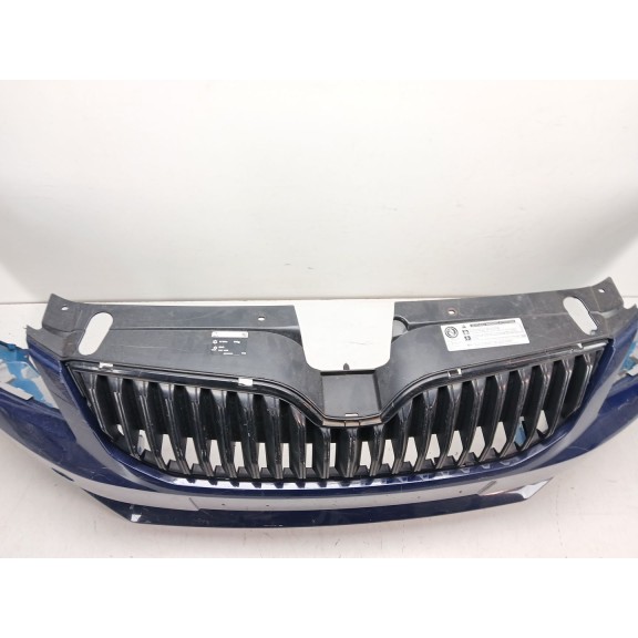 Recambio de paragolpes delantero para skoda octavia iii (5e3, nl3, nr3) 1.6 tdi referencia OEM IAM 5E0807221  