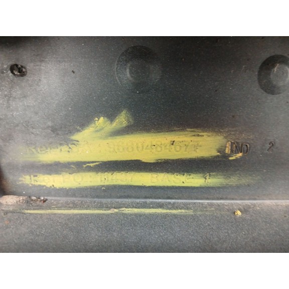 Recambio de paragolpes delantero para peugeot 208 1.6 16v referencia OEM IAM 9680484677  