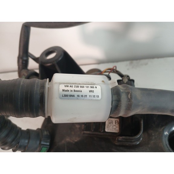 Recambio de deposito adblue para volkswagen t-roc (a11, d11) 2.0 tdi scr referencia OEM IAM 5Q0131331C  