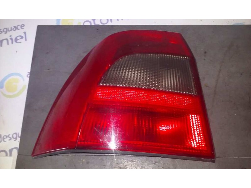 Recambio de piloto trasero izquierdo para opel vectra b berlina básico referencia OEM IAM  5P 2ª SERIE