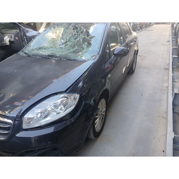 fiat linea (323_, 110_) del año 2014