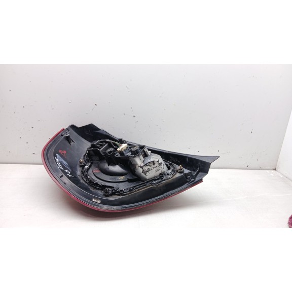 Recambio de piloto trasero derecho para nissan almera ii hatchback (n16) 1.5 referencia OEM IAM 237786  