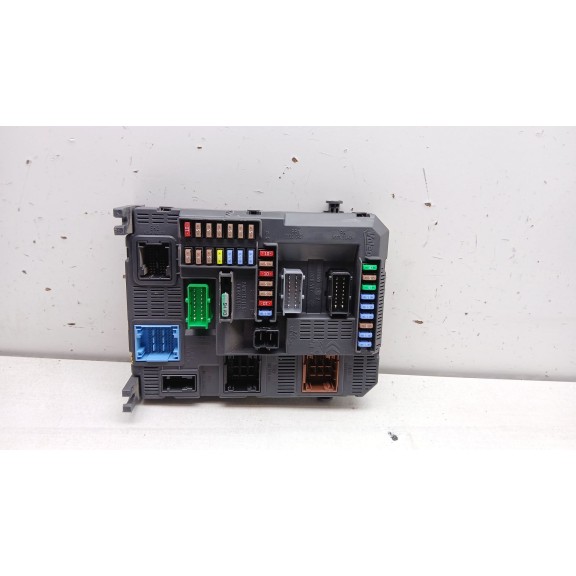 Recambio de centralita bsi para peugeot 208 style referencia OEM IAM 9807531680  