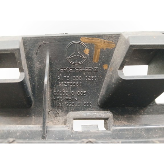 Recambio de rejilla paragolpes delantero para mercedes-benz clase a (w176) referencia OEM IAM A1768880260  