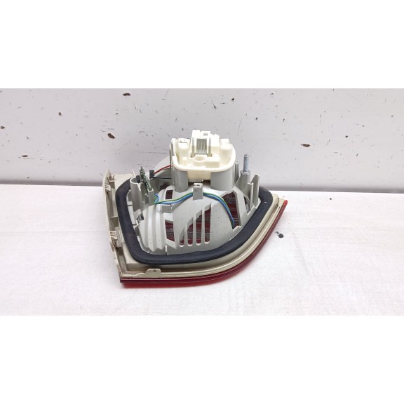 Recambio de piloto trasero derecho interior para bmw 3 (e90) 320 d referencia OEM IAM 218402 4871734 