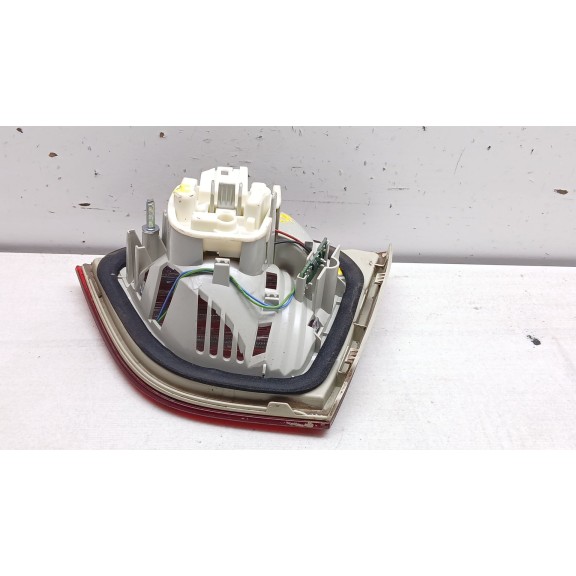 Recambio de piloto trasero izquierdo interior para bmw 3 (e90) 320 d referencia OEM IAM 4871733 218401 