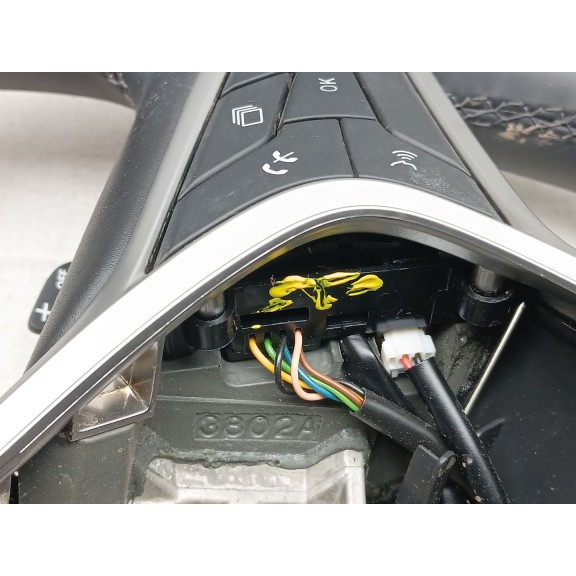 Recambio de volante para renault arkana i (lcm_, ldn_) 1.3 tce 140 (ldn0) referencia OEM IAM 484003492r  