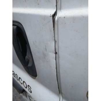 Recambio de puerta trasera izquierda para nissan primastar furgoneta (x83) 2.0 dci 115 referencia OEM IAM   