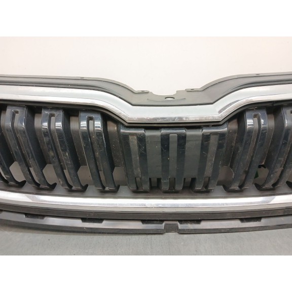Recambio de rejilla paragolpes delantero para skoda kamiq (nw4) 1.5 tsi referencia OEM IAM 658853653A  