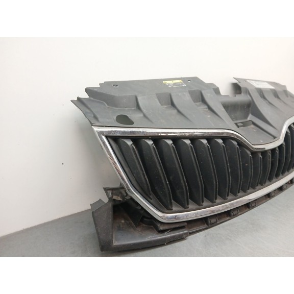 Recambio de rejilla paragolpes delantero para skoda fabia iii (nj3) 1.6 referencia OEM IAM 6V0853653  