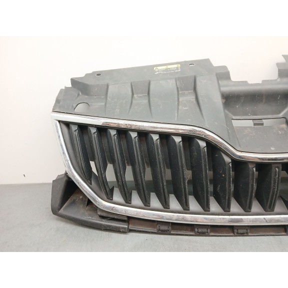Recambio de rejilla paragolpes delantero para skoda fabia iii (nj3) 1.6 referencia OEM IAM 6V0853653  
