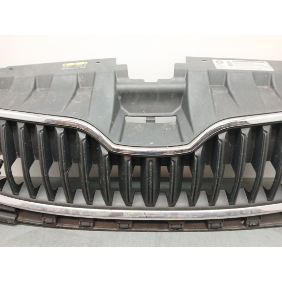 Recambio de rejilla paragolpes delantero para skoda fabia iii (nj3) 1.6 referencia OEM IAM 6V0853653  