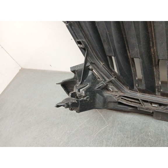 Recambio de rejilla paragolpes delantero para skoda fabia iii (nj3) 1.6 referencia OEM IAM 6V0853653  