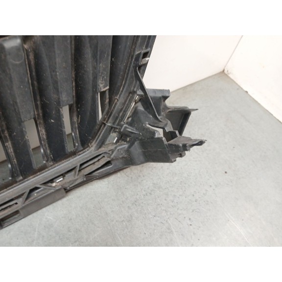 Recambio de rejilla paragolpes delantero para skoda fabia iii (nj3) 1.6 referencia OEM IAM 6V0853653  