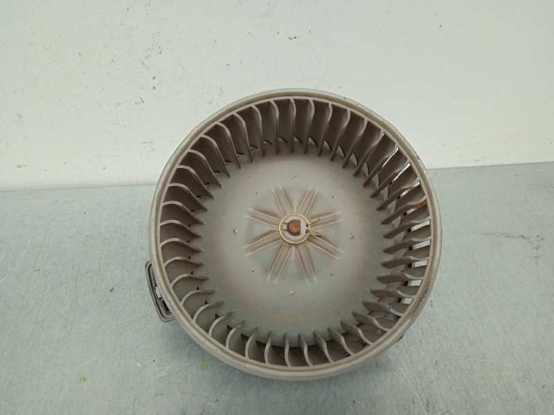 Recambio de motor calefaccion para toyota yaris (ncp1/nlp1/scp1) referencia OEM IAM 1940000821  2 PINS