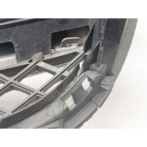 Recambio de rejilla paragolpes delantero para mercedes-benz clase a (w176) referencia OEM IAM A1768880260  