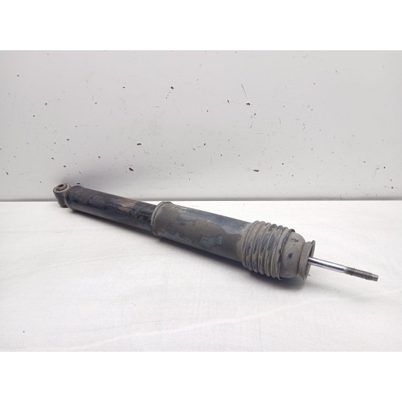 Recambio de amortiguador trasero derecho para ssangyong rodius i 2.7 xdi referencia OEM IAM 4531021000  