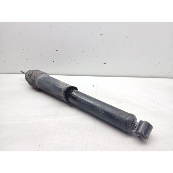 Recambio de amortiguador trasero derecho para ssangyong rodius i 2.7 xdi referencia OEM IAM 4531021000  