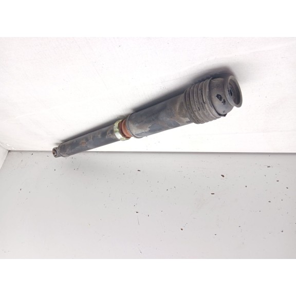 Recambio de amortiguador trasero izquierdo para ssangyong rodius i 2.7 xdi referencia OEM IAM 4531021000  