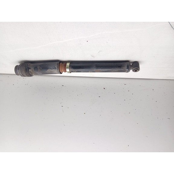 Recambio de amortiguador trasero izquierdo para ssangyong rodius i 2.7 xdi referencia OEM IAM 4531021000  
