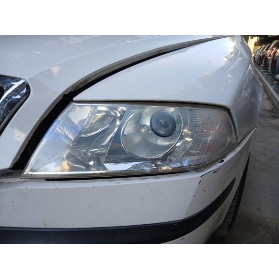 Recambio de faro izquierdo para skoda octavia ii (1z3) 1.9 tdi referencia OEM IAM   