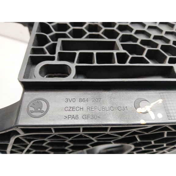 Recambio de apoyabrazos central para skoda superb (3v3) 2.0 tdi referencia OEM IAM 3v0864207  