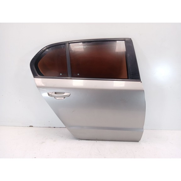 Recambio de puerta trasera derecha para skoda superb ii (3t4) 2.0 tdi 16v referencia OEM IAM 3t5833056  