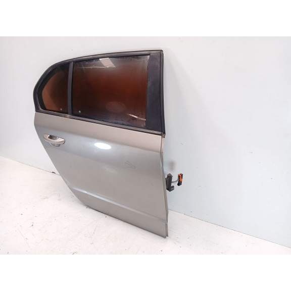 Recambio de puerta trasera derecha para skoda superb ii (3t4) 2.0 tdi 16v referencia OEM IAM 3t5833056  