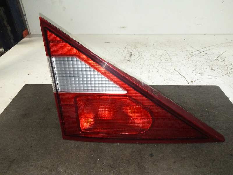 Recambio de piloto trasero izquierdo interior para ssangyong rodius xdi premium referencia OEM IAM   