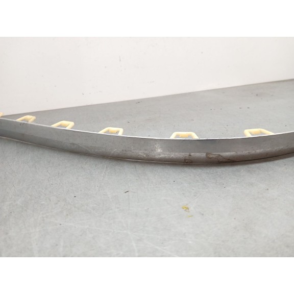 Recambio de molduras traseras para bentley bentayga (4v1) 4.0 d referencia OEM IAM 3SD807471  